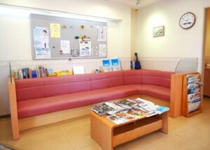 壁の可能性は無限大？待合室の掲示を考える