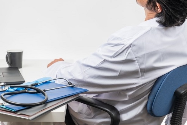 多くのクリニックを悩ますスタッフ問題への予防策７つ 選ばれ続けるかかりつけ医のための情報サイト