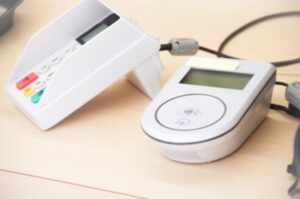 電子マネーや二次元コード決済を取り入れたい！考えられるメリットとデメリットとは