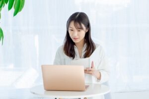 スタッフ教育や職場環境の改善に役立つ！おすすめのオンラインコンテンツを紹介