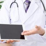 デジタルサイネージとは？導入のメリット・デメリットとクリニックでの活用例を紹介