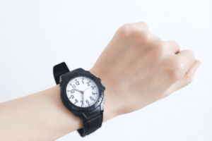 “少し”ってどれくらい？　「少しお待ちください」の効果的な言い換えとは