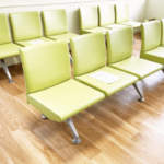 クリニックの待ち時間対策を始める前に「待つ」ことを考えてみませんか？